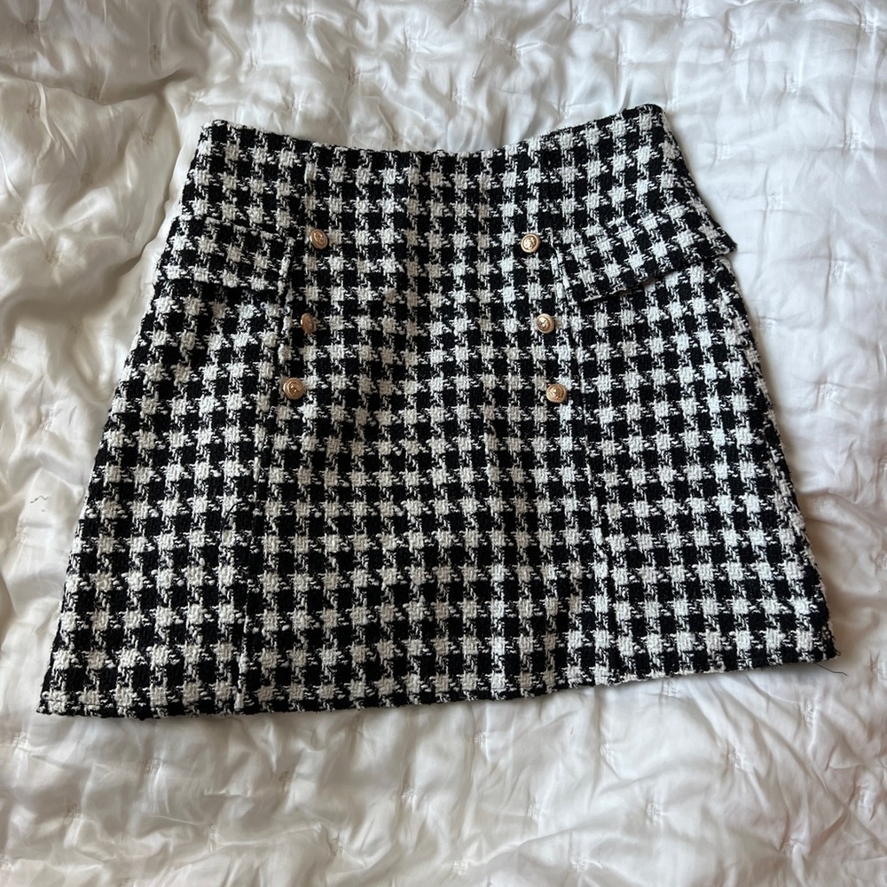 Houndstooth tweed black and white skirt